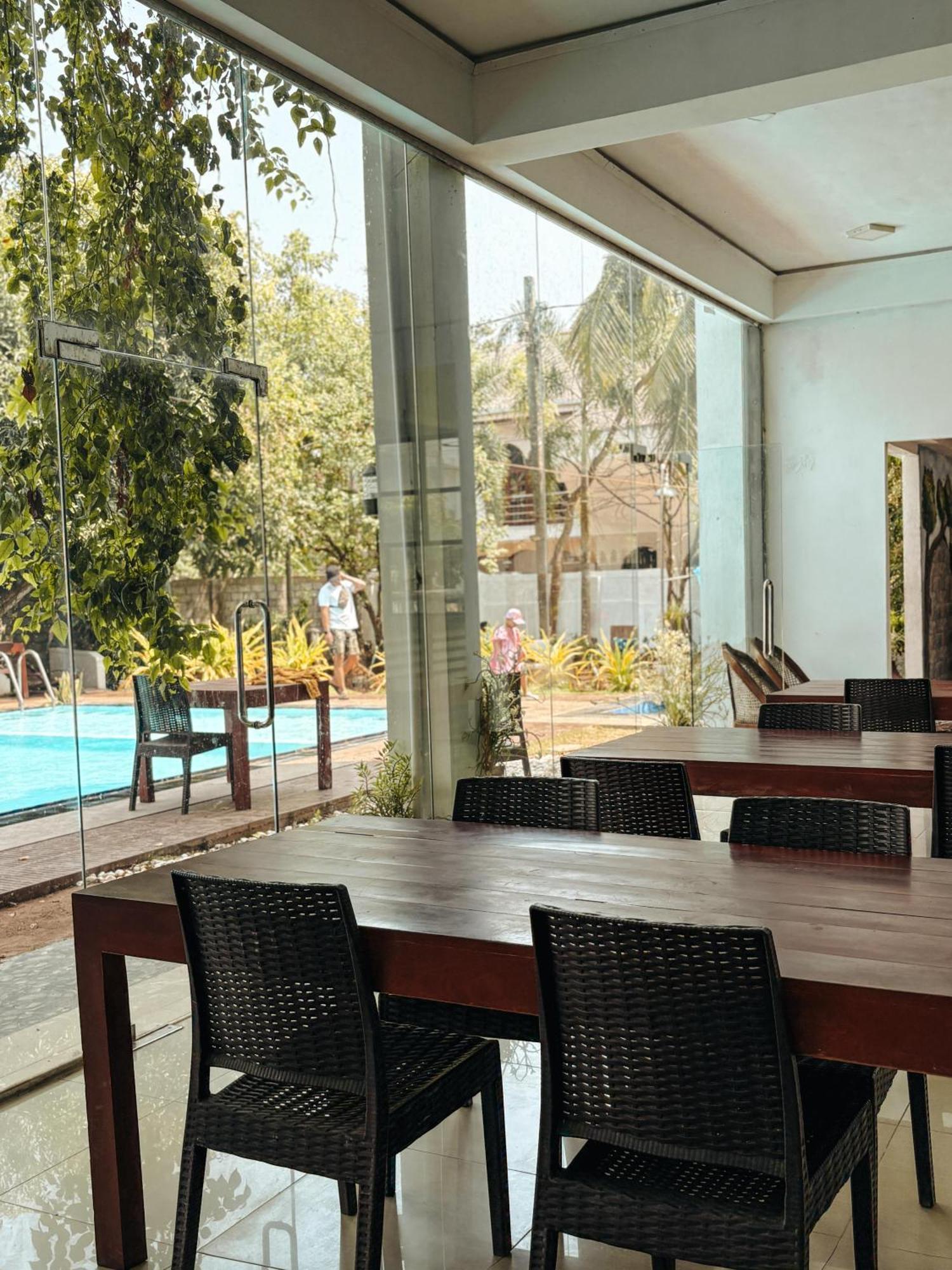 Woodnest Windmill Beach Hotel Negombo Exterior photo