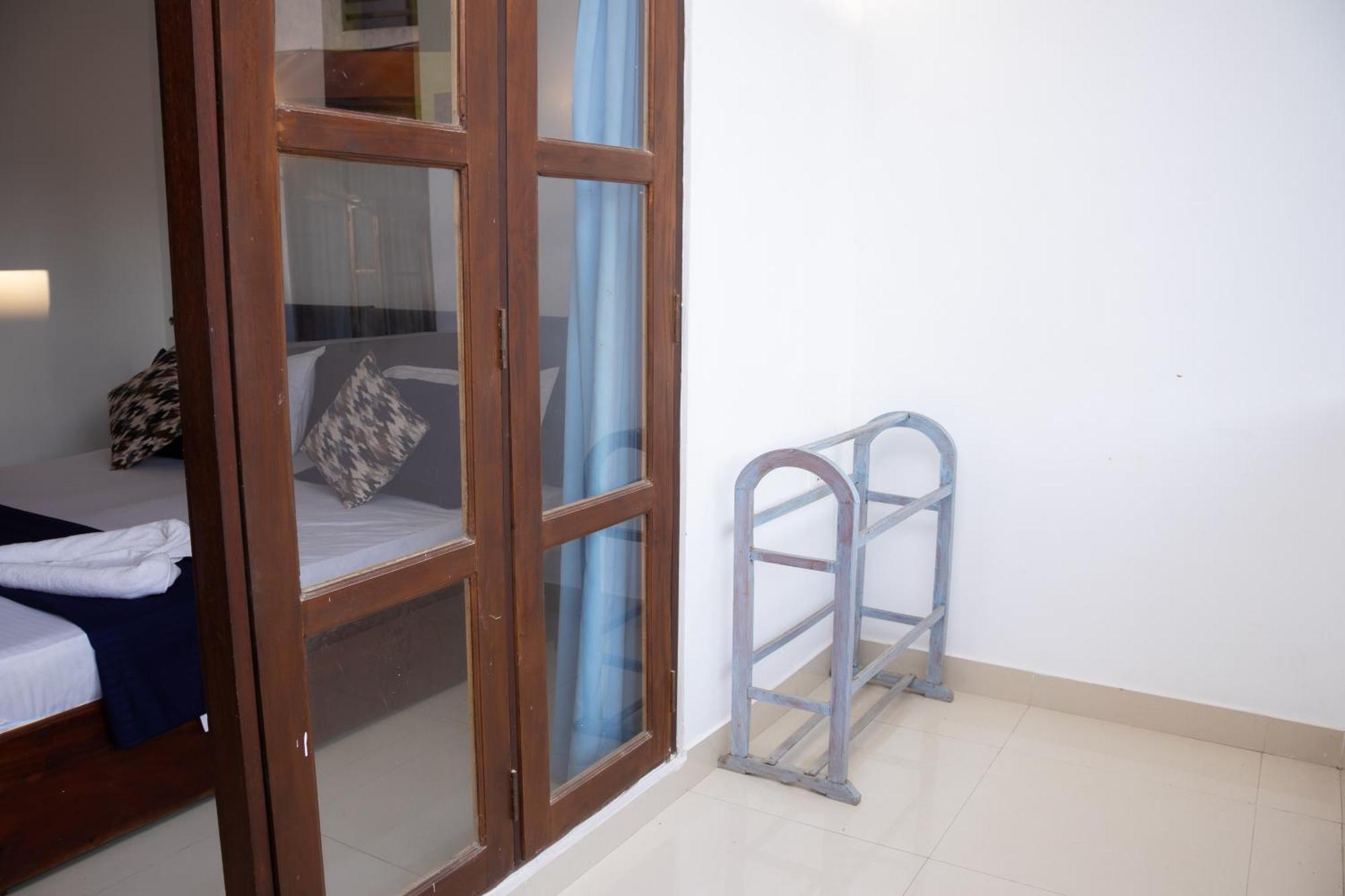 Woodnest Windmill Beach Hotel Negombo Exterior photo