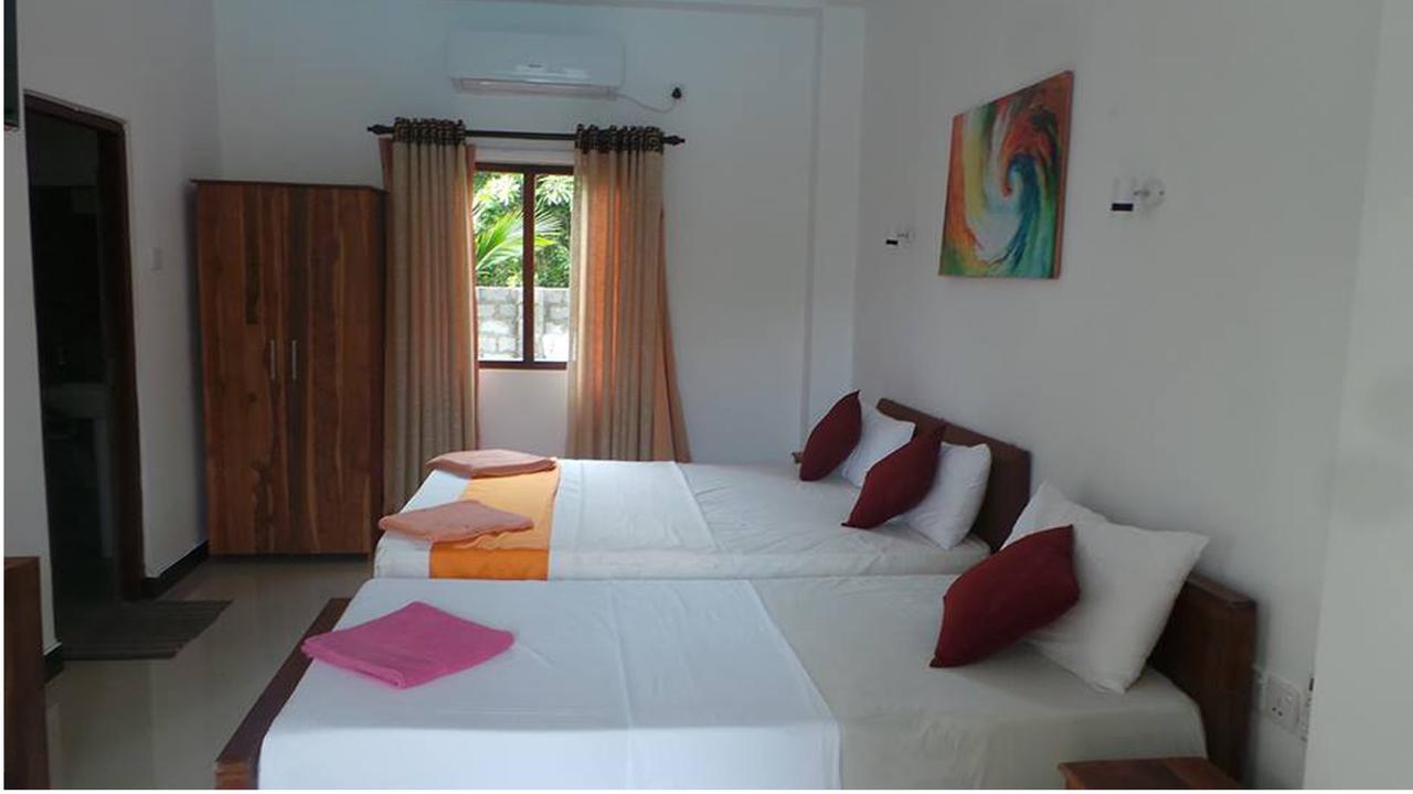 Woodnest Windmill Beach Hotel Negombo Exterior photo